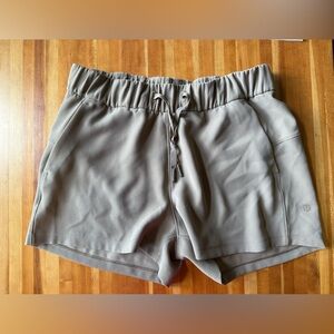 Lululemon Athletica On The Fly Tan Shorts Women's Size 6